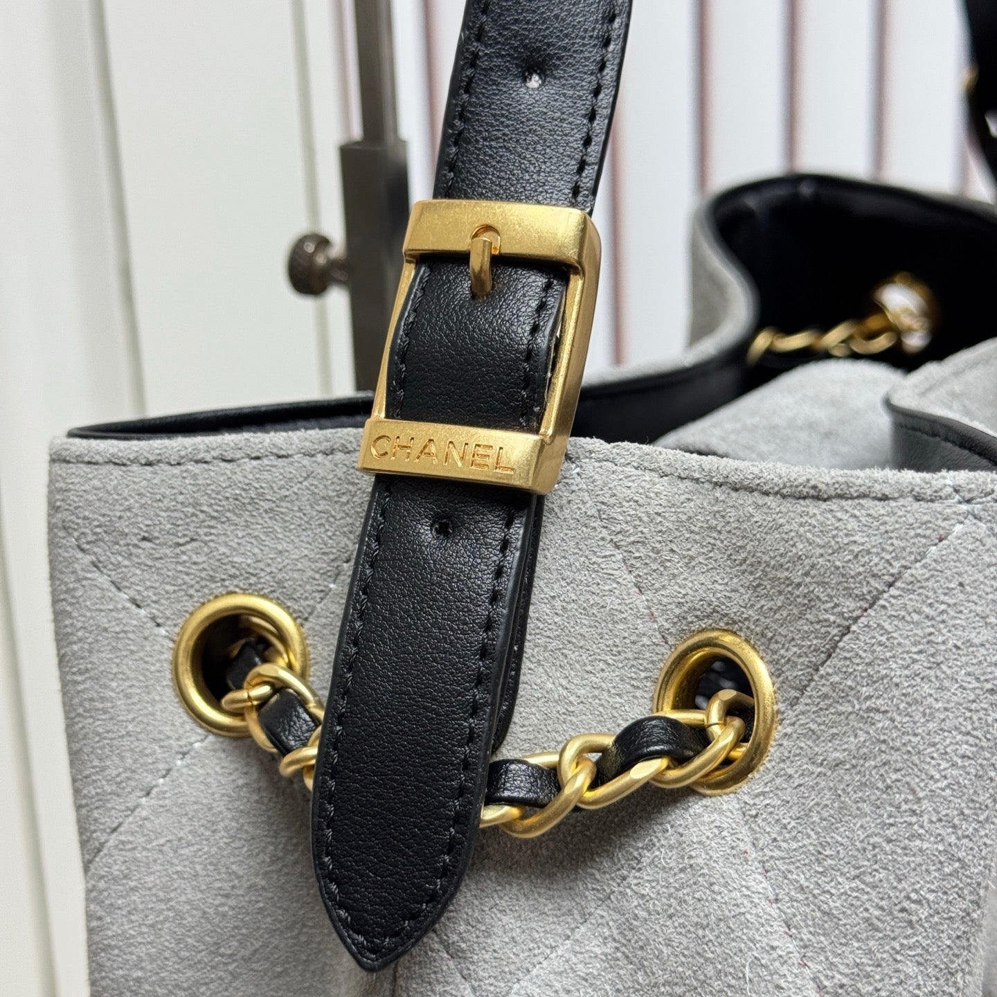 B1P46C19 Popular leather bag