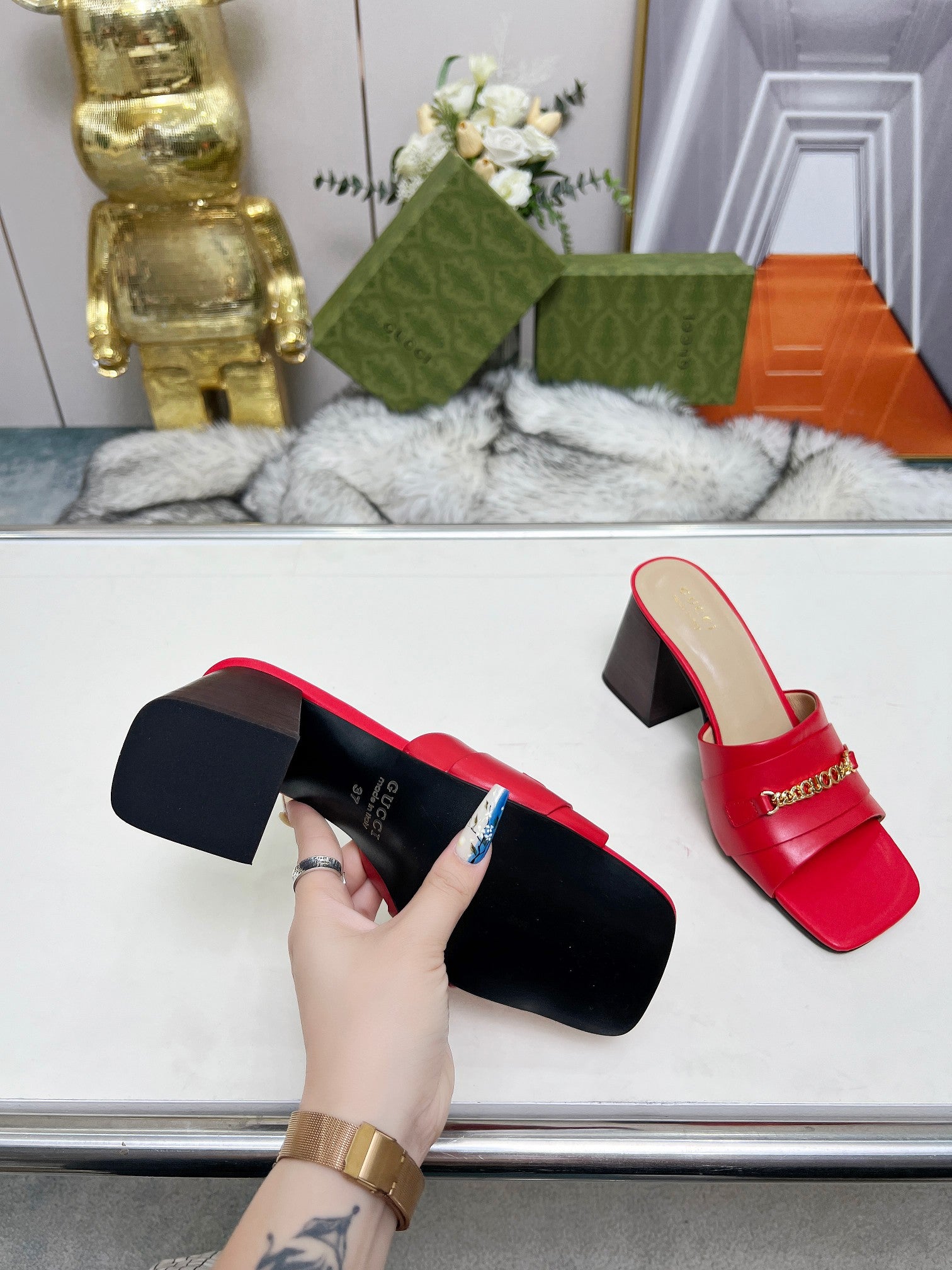 Z2N75B11  Popular leather High heels