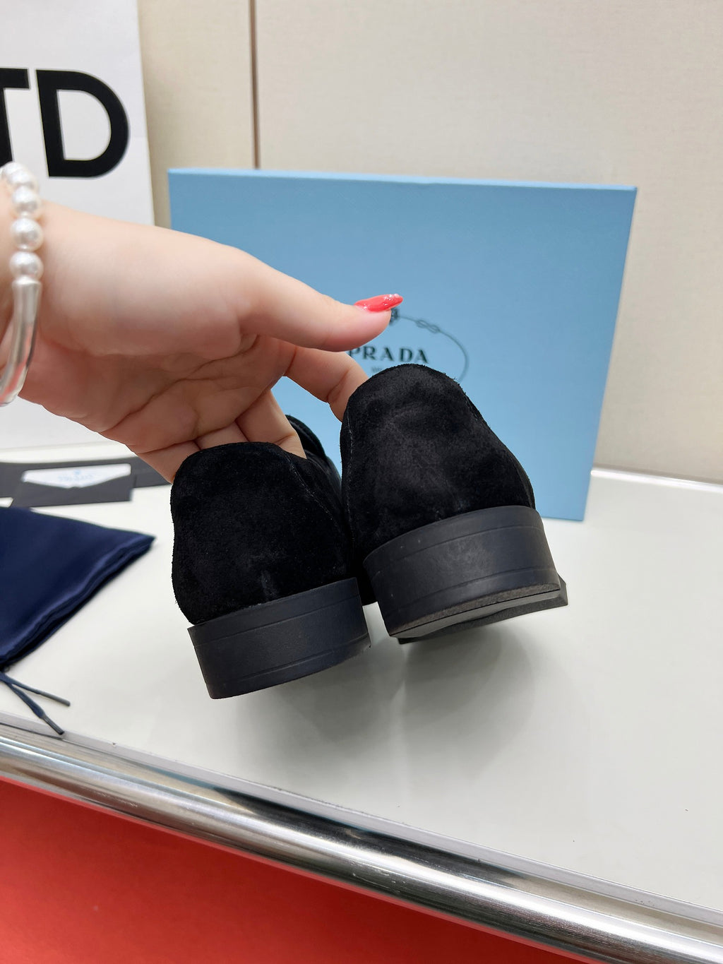 Z2Q105P408 Popular high-quality Shoes