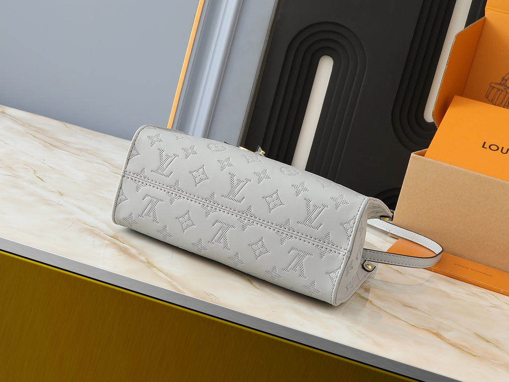 B1W35E93 Popular  leather bag