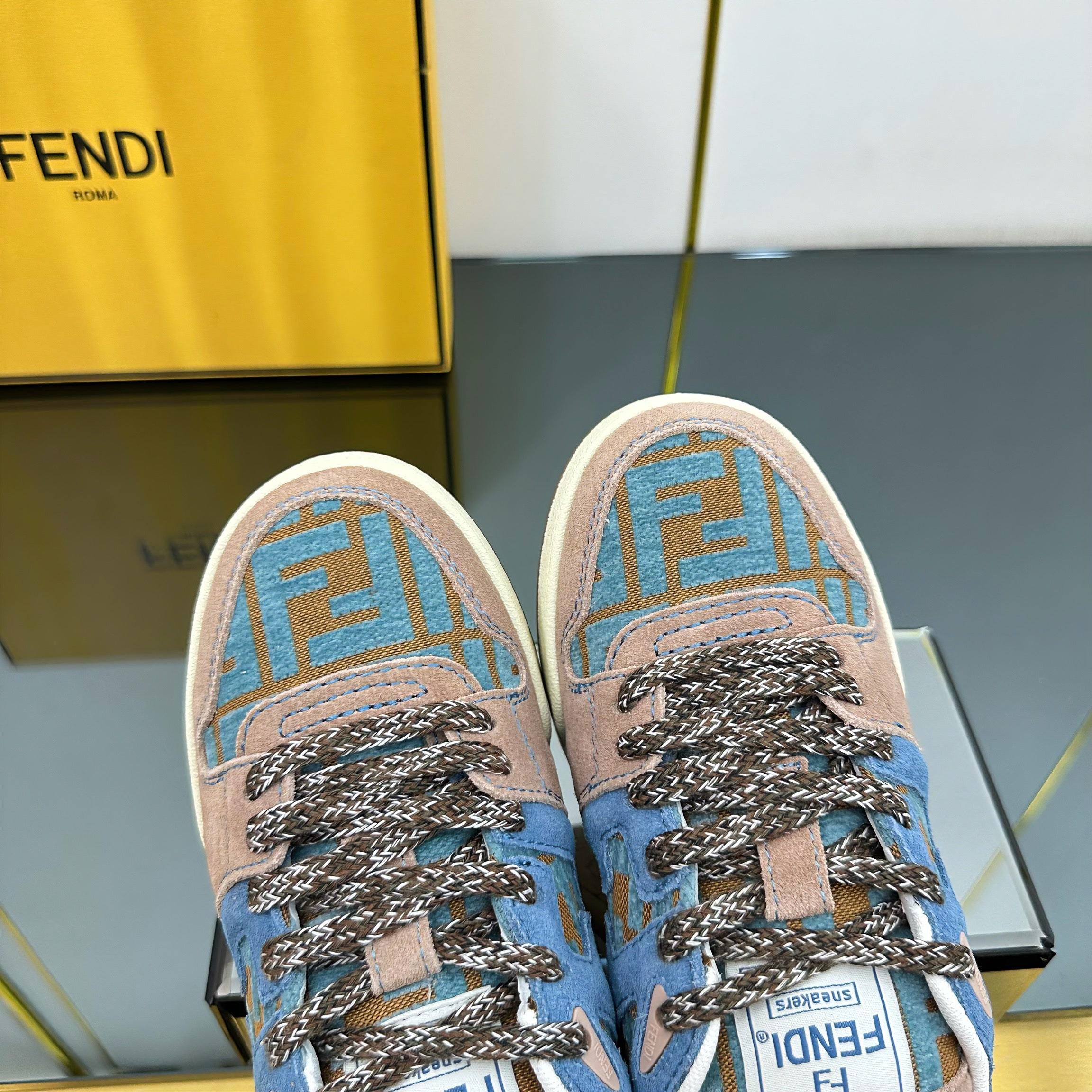 Z2Q105F420 Popular high-quality Shoes
