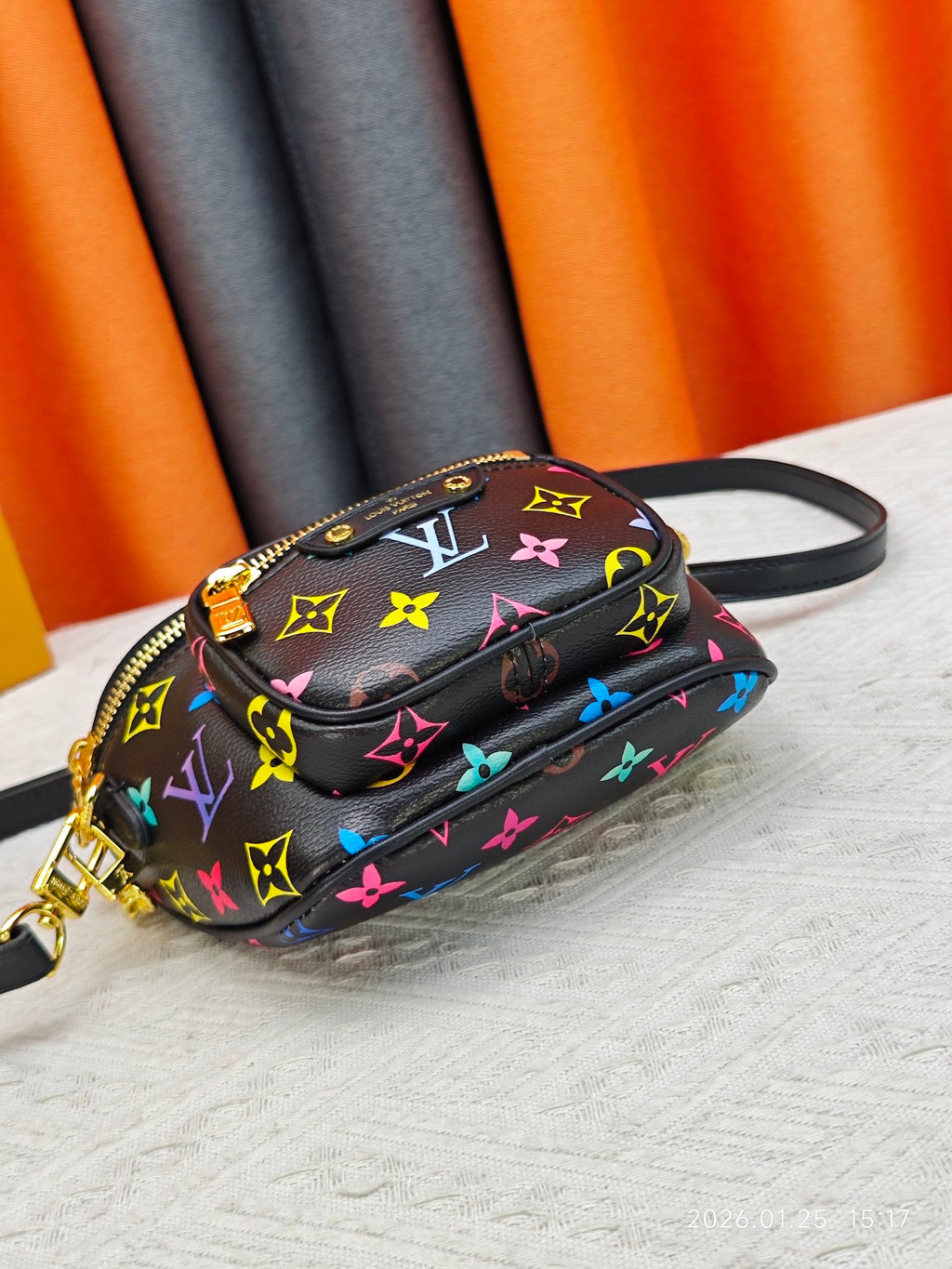 B1P46E76 Popular leather bag