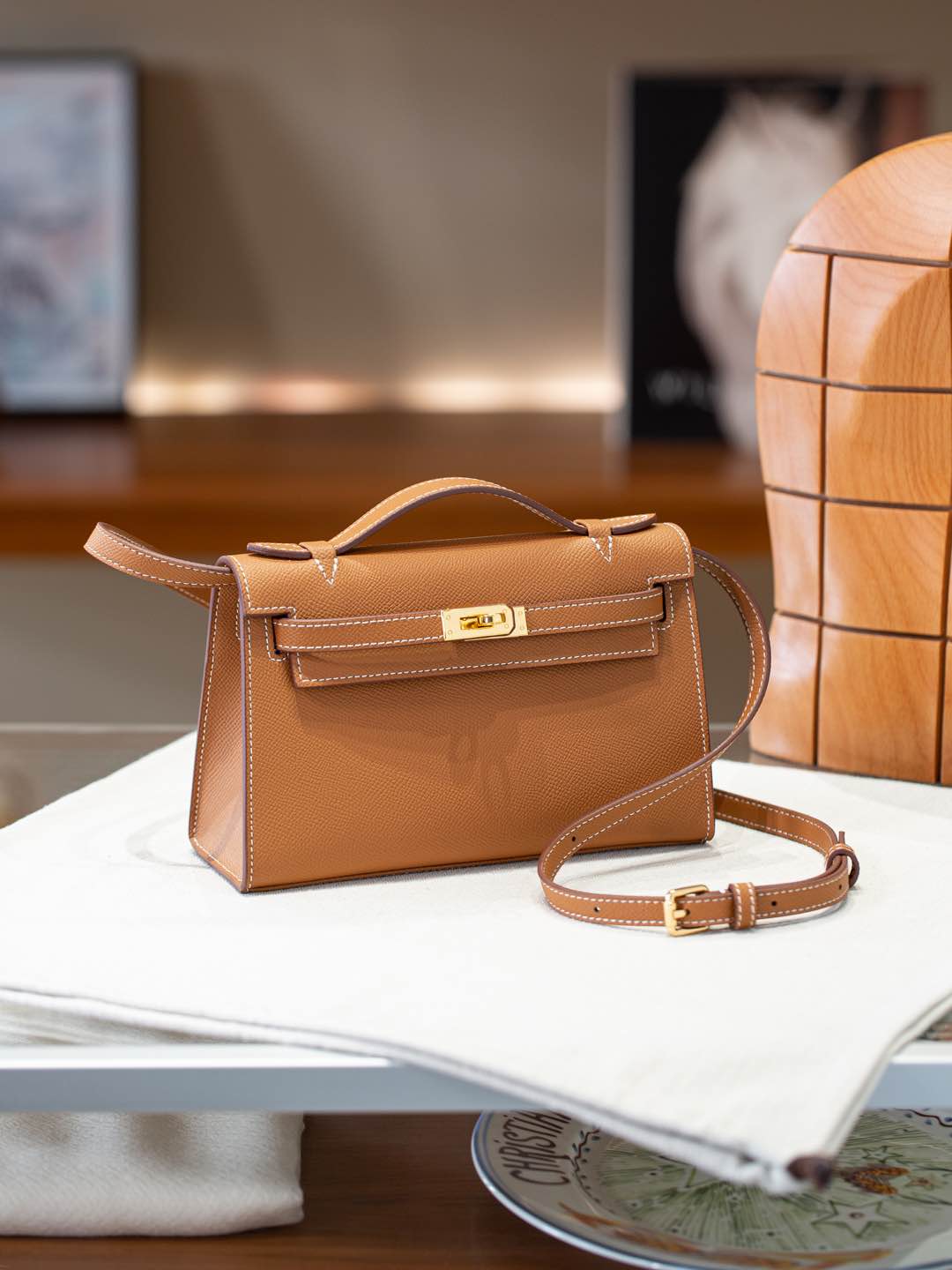 B1R66A6 Popular leather bag