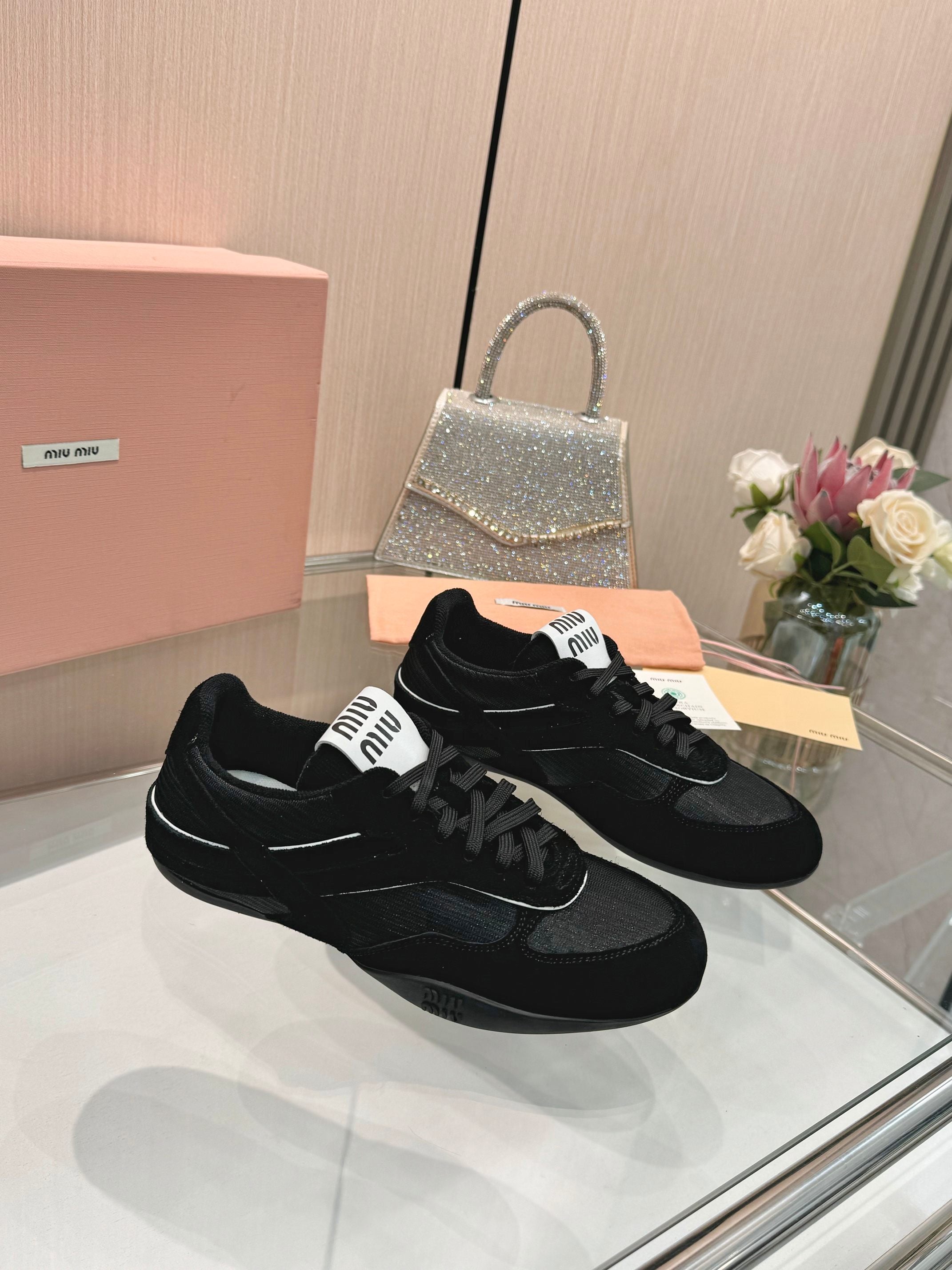 Z2Q105A246 Popular high-quality Shoes