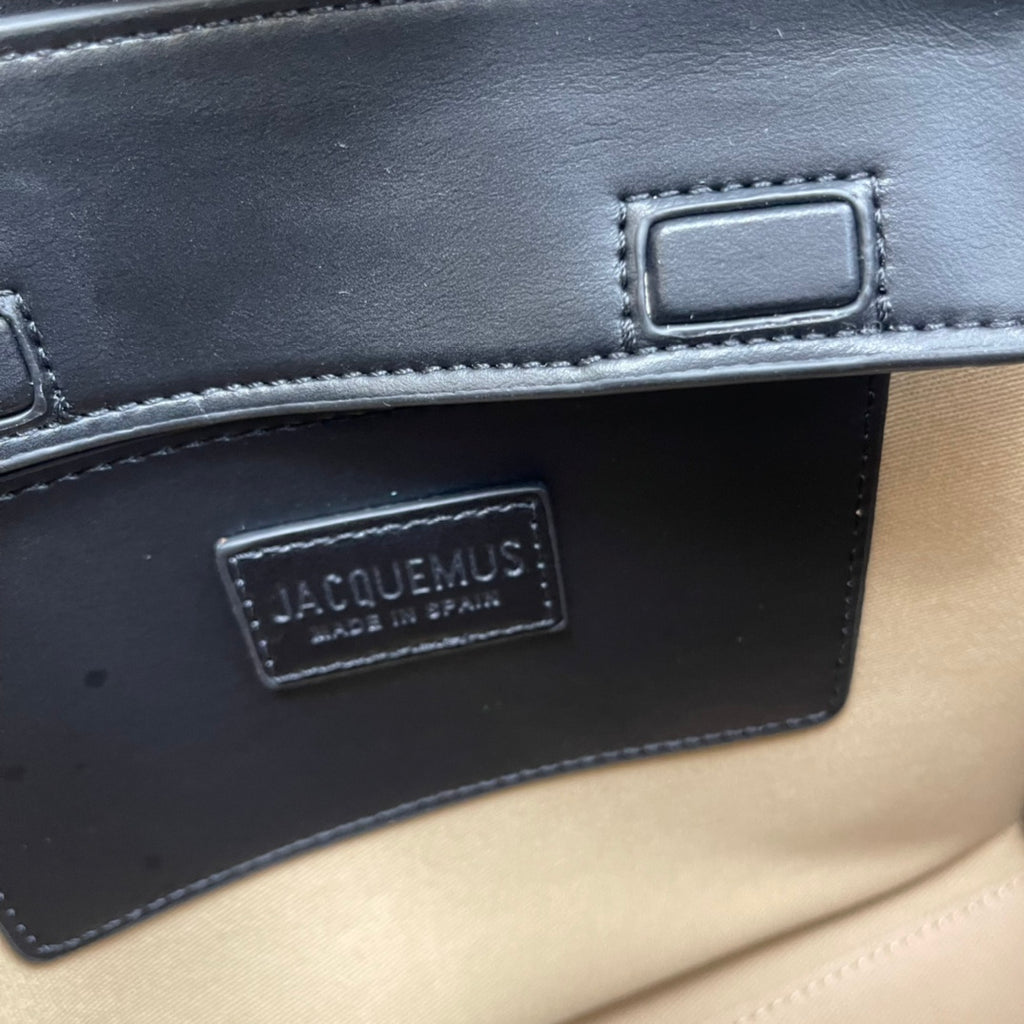 B1P36A25 Popular leather bag