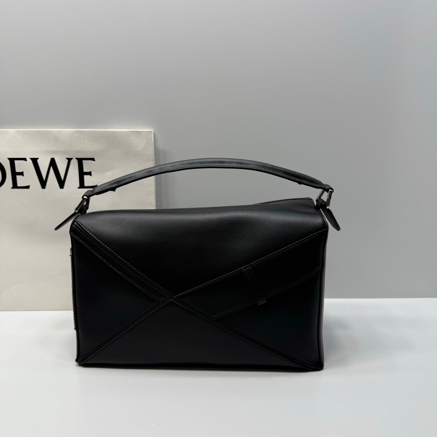 B1R46A12 Popular leather bag