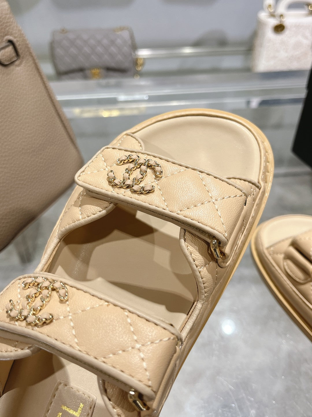 Z2R45C7  Popular leather shoes