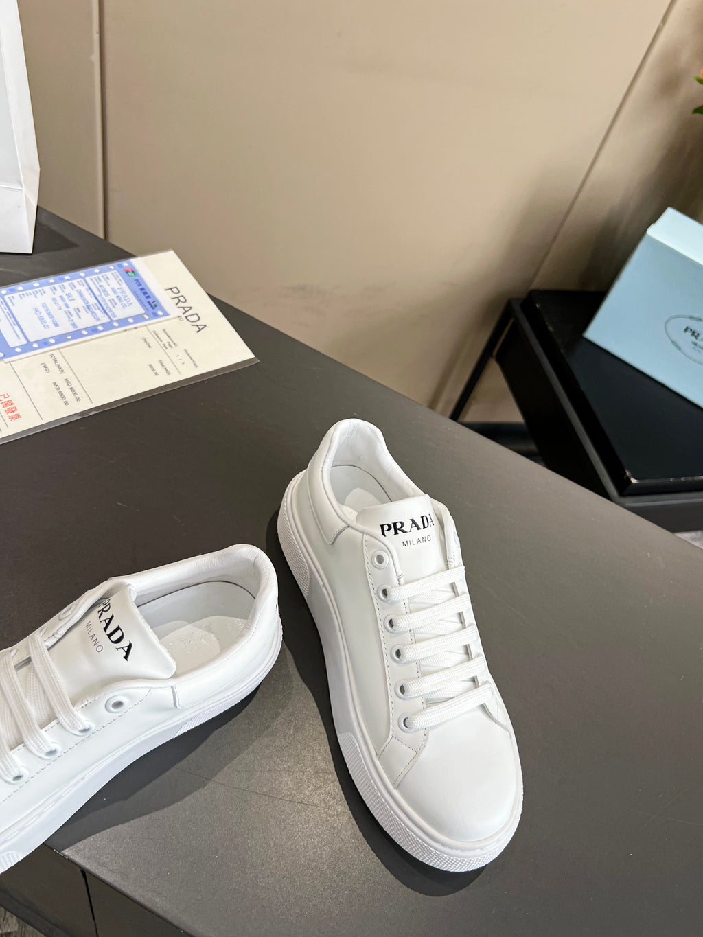 Z2Q105P251 Popular high-quality Shoes