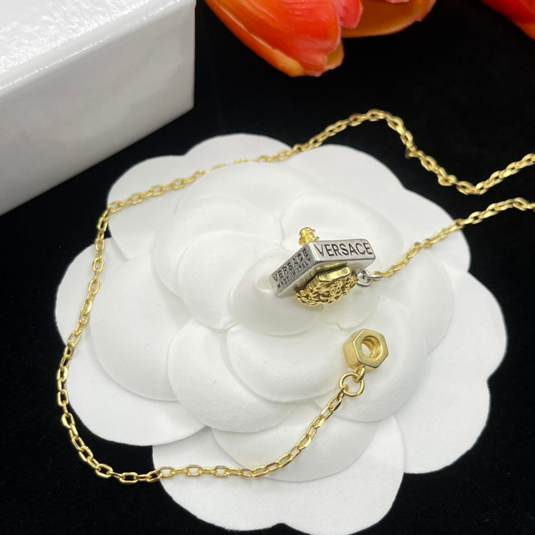 X1Q85V374X  Popular Necklaces