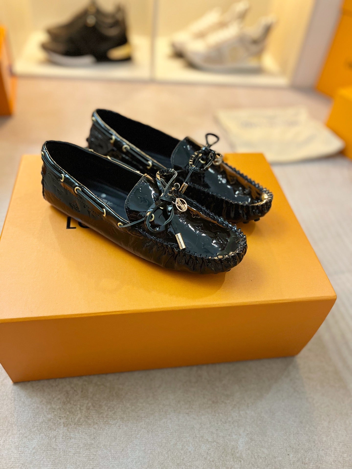 Z2Q95E99 Popular high-quality leather shoes