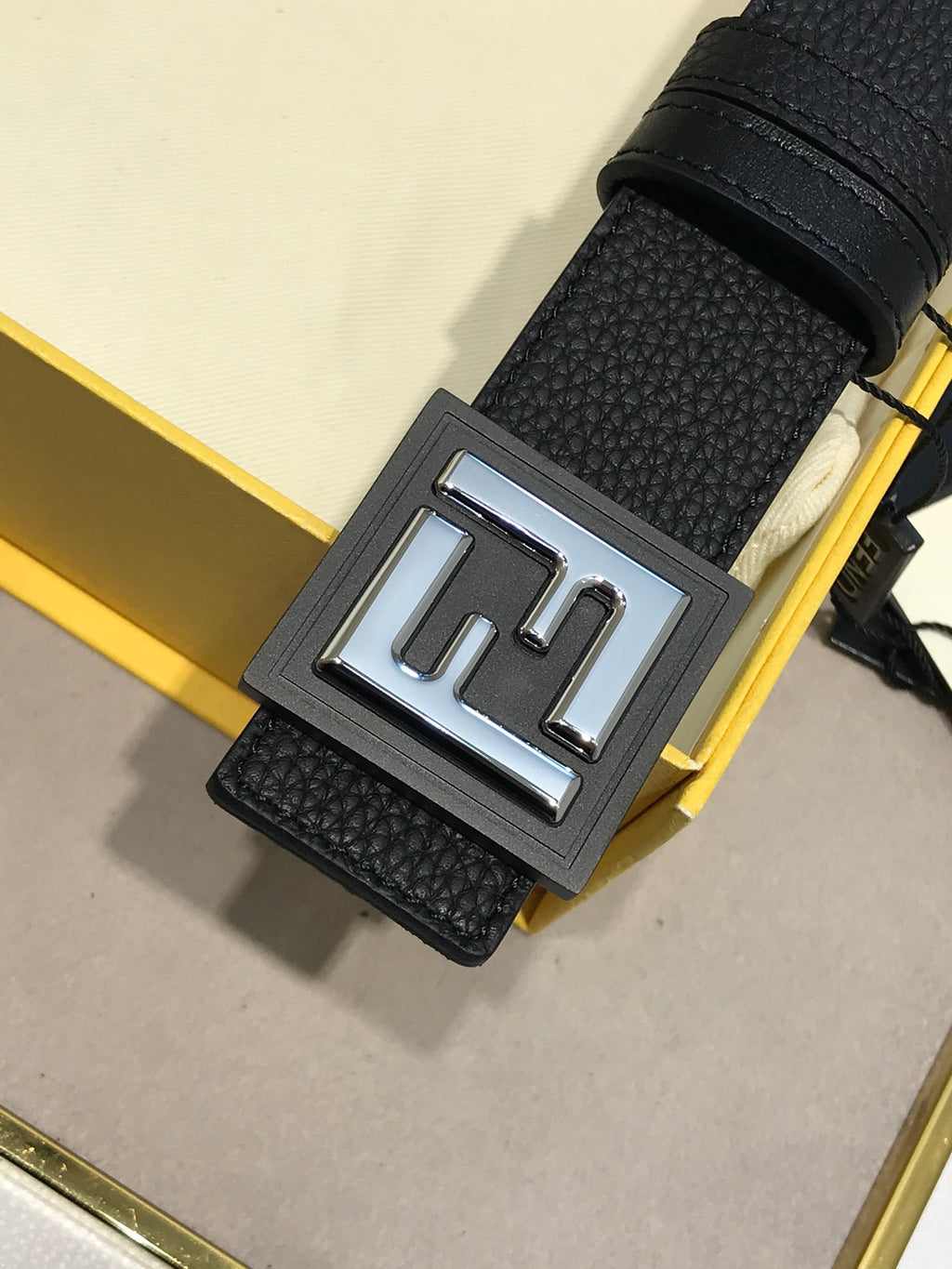 P1Q64F85 Popular  High quality belt With full package