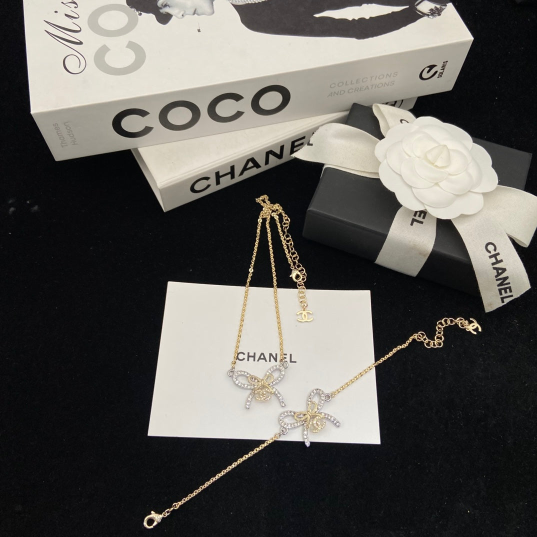 X1Q85C168X Popular Necklace. Bracelets