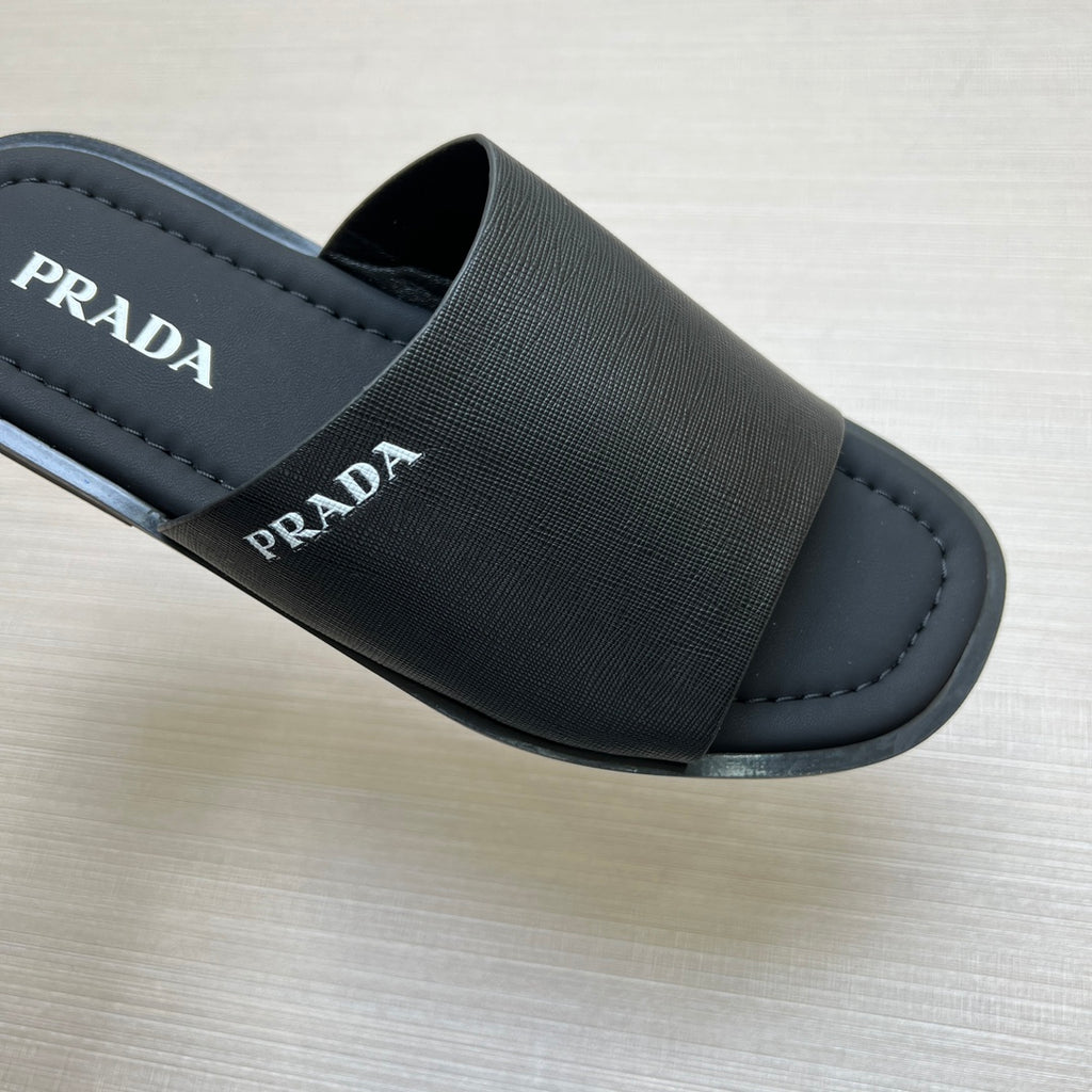 Z5ZPD72  Popular slippers
