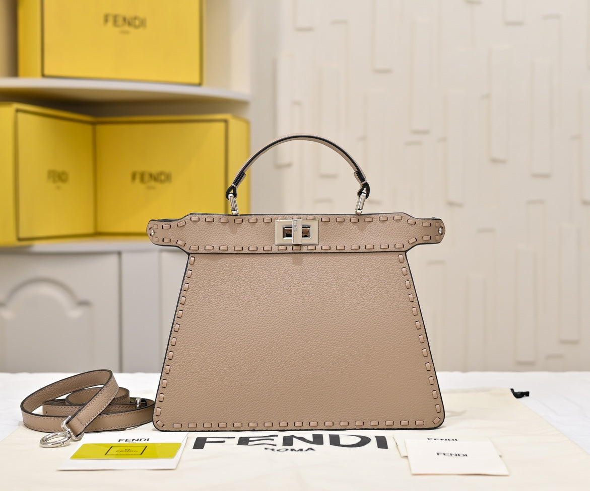 B1R115F136 Popular leather bag