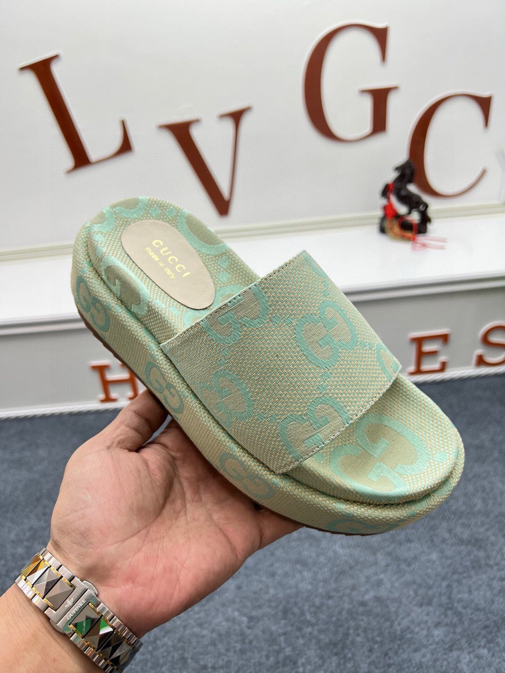 Z5ZB122 Popular slippers  Sole thickness 5.5cm