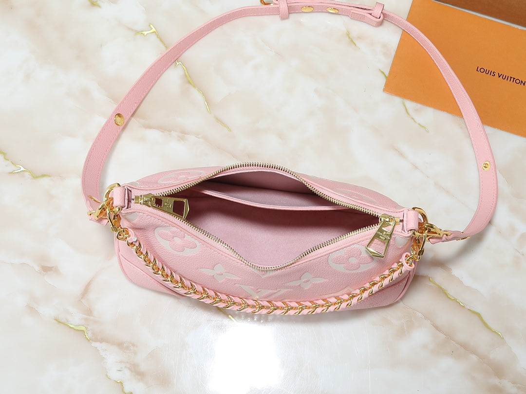 B1R76E48 Popular leather bag