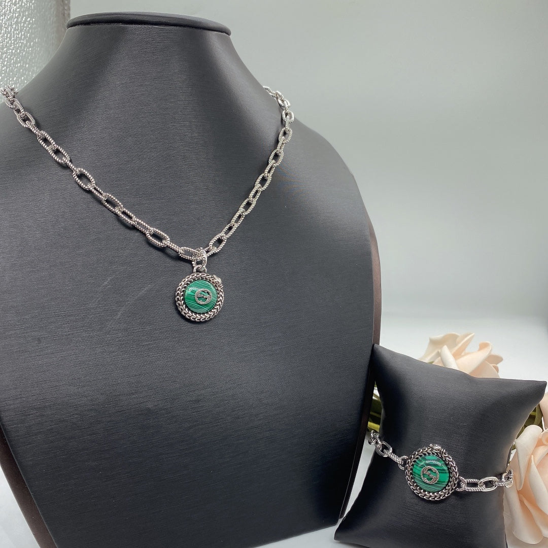 X1R75B40X Popular    Necklaces . Bracelets
