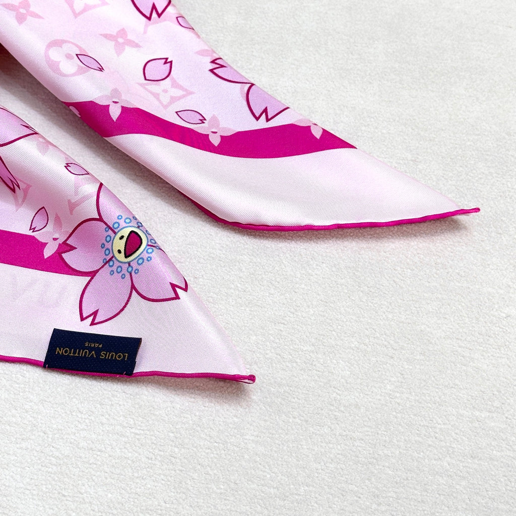 W1N55E62 Popular Silk Scarve