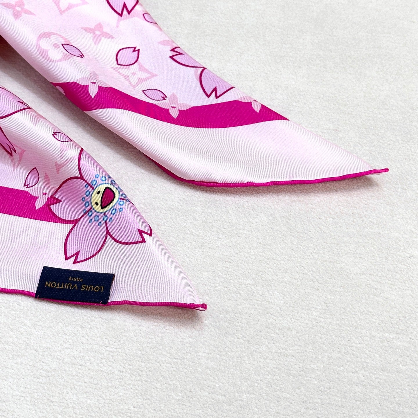 W1N55E62 Popular Silk Scarve