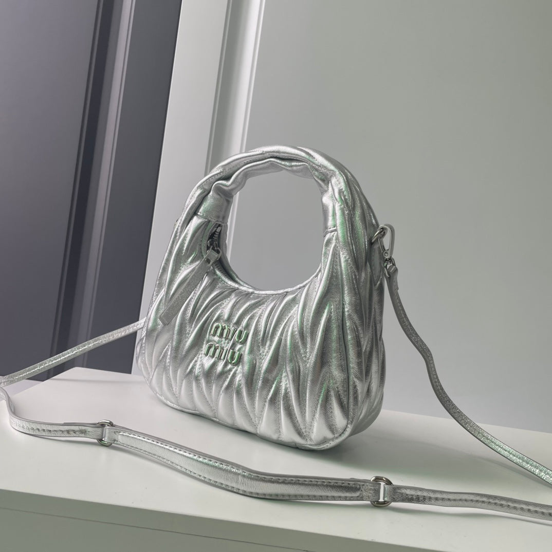 B1P46A116 Popular leather bag