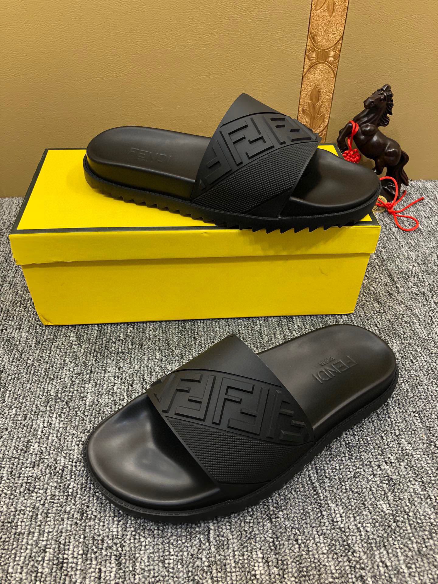 Z5XF108 Popular Slippers