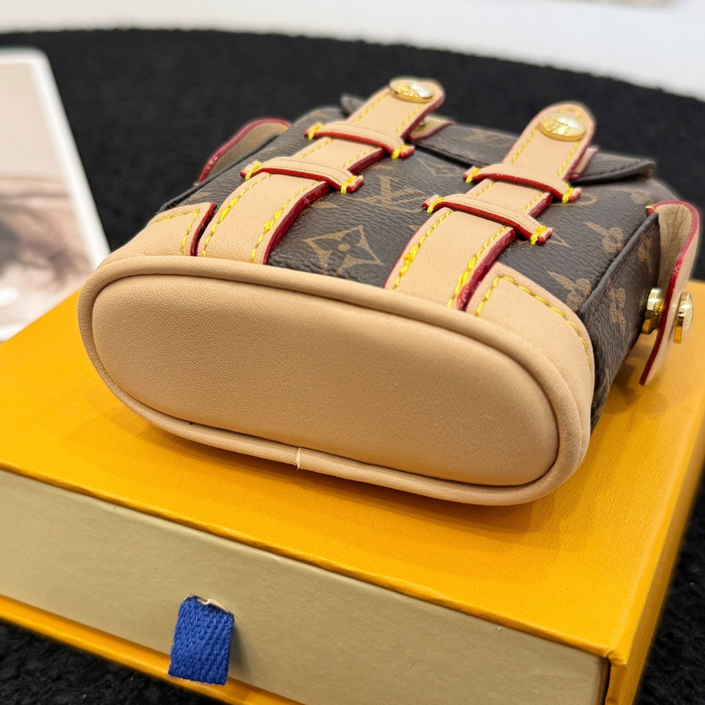 A1Z105E6 Popular bag 's charms accessories