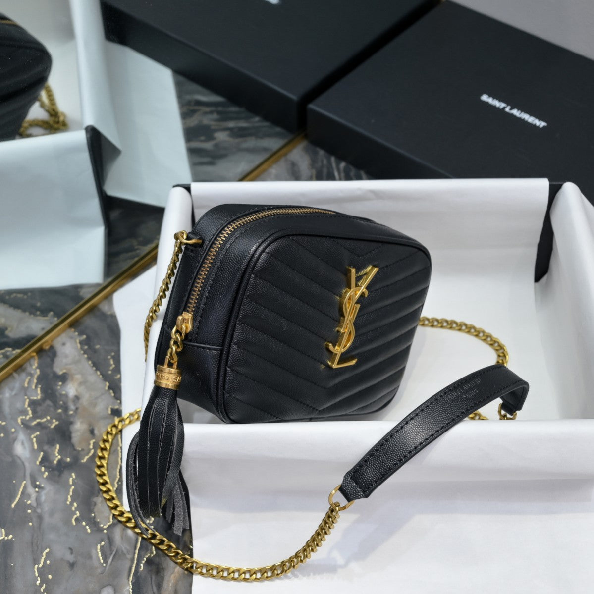 B1R46SL5  Popular leather bags