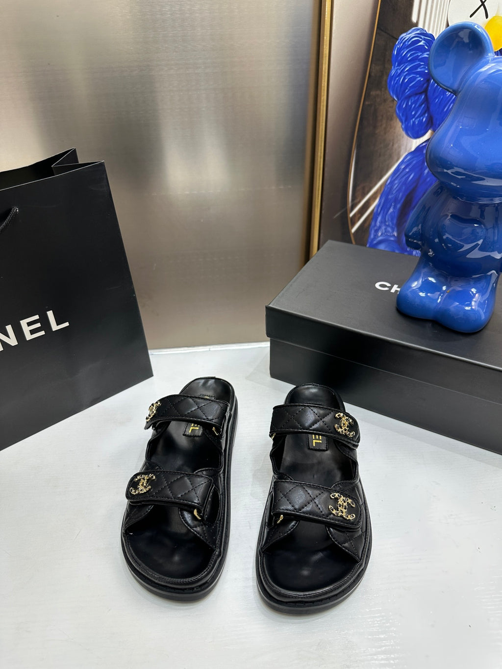 Z1R45C1  Popular sandals