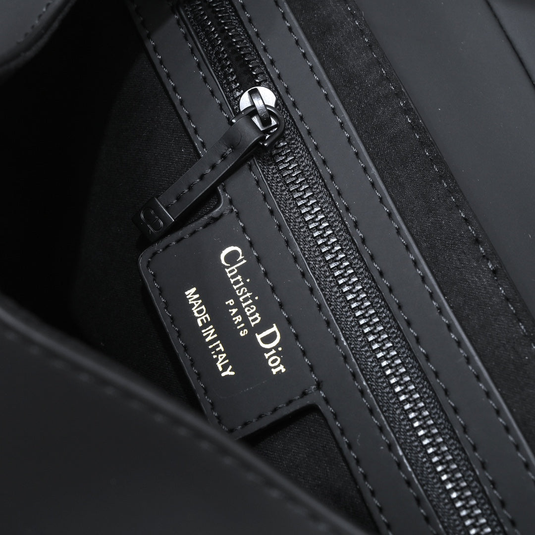 B1W35D115 Popular leather bag
