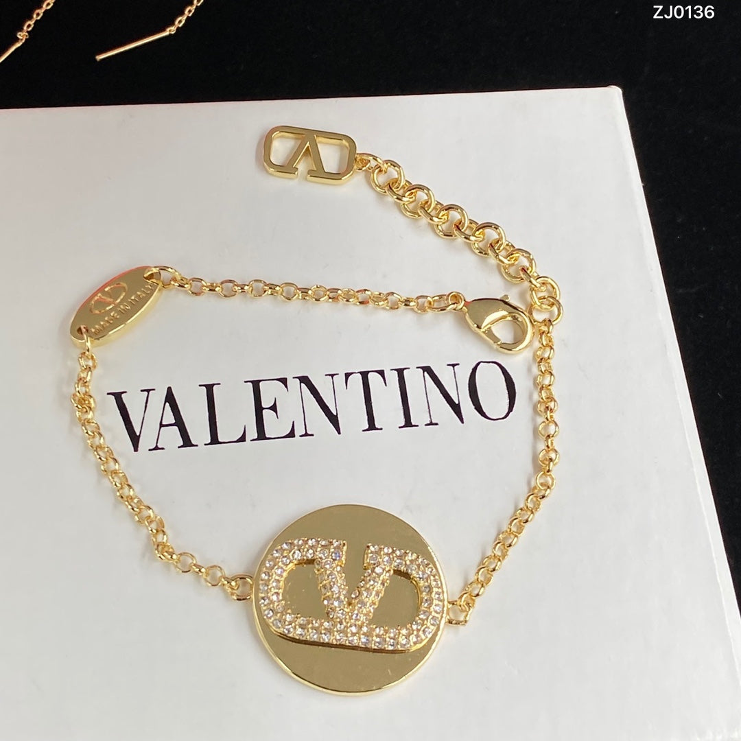 X1Q85VL432X Popular Necklaces. Bracelets. Earrings
