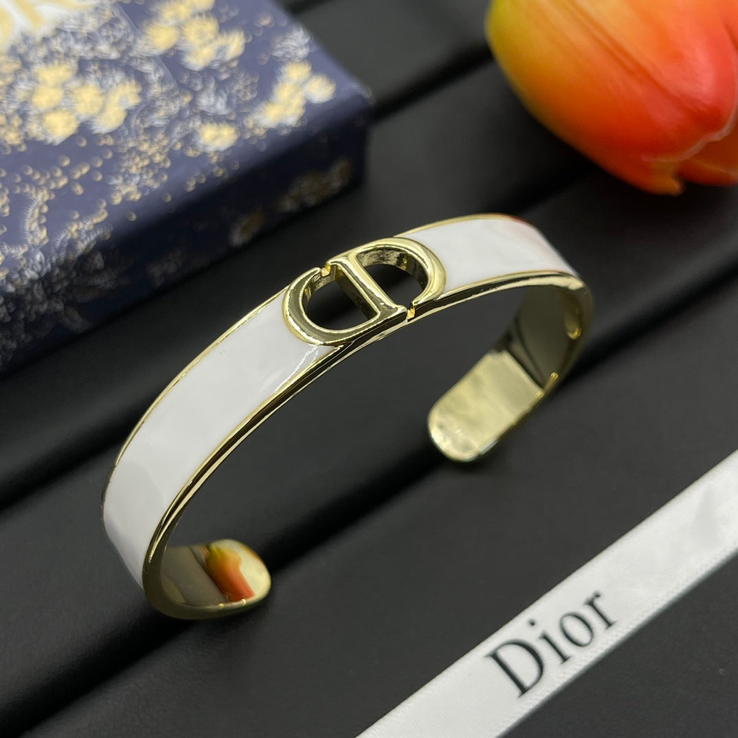 X1Z94D671K  Popular Bracelets