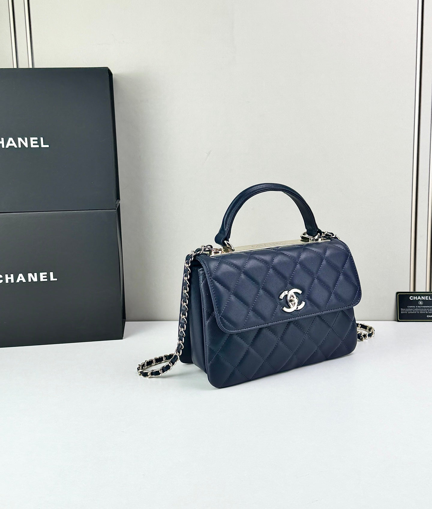 B1X76C7  Popular leather bag