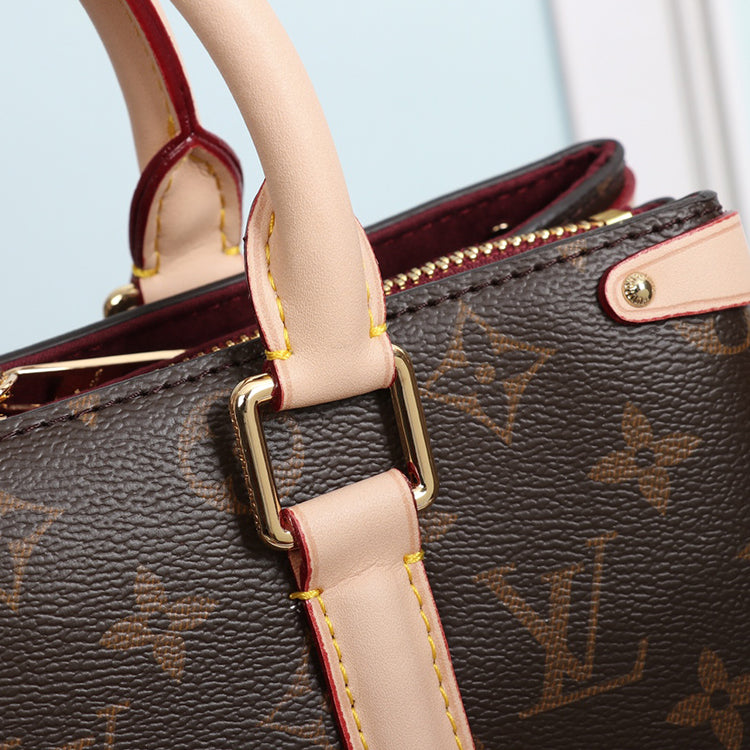 B1X31E12 Popular leather bag 