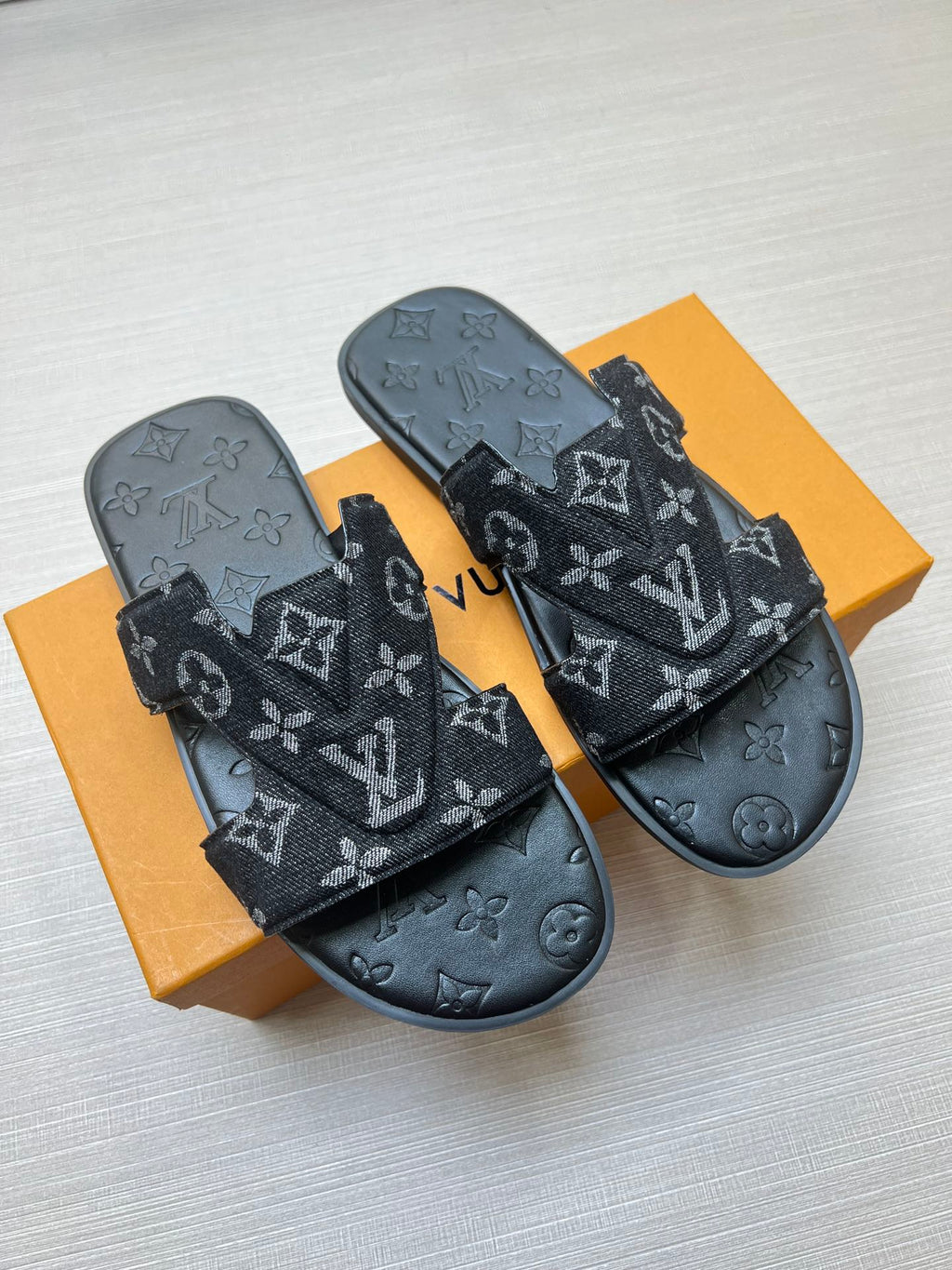 Z5ZE28 Popular slippers
