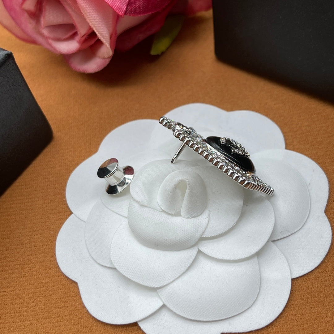 X1Z94C889    Popular Brooch