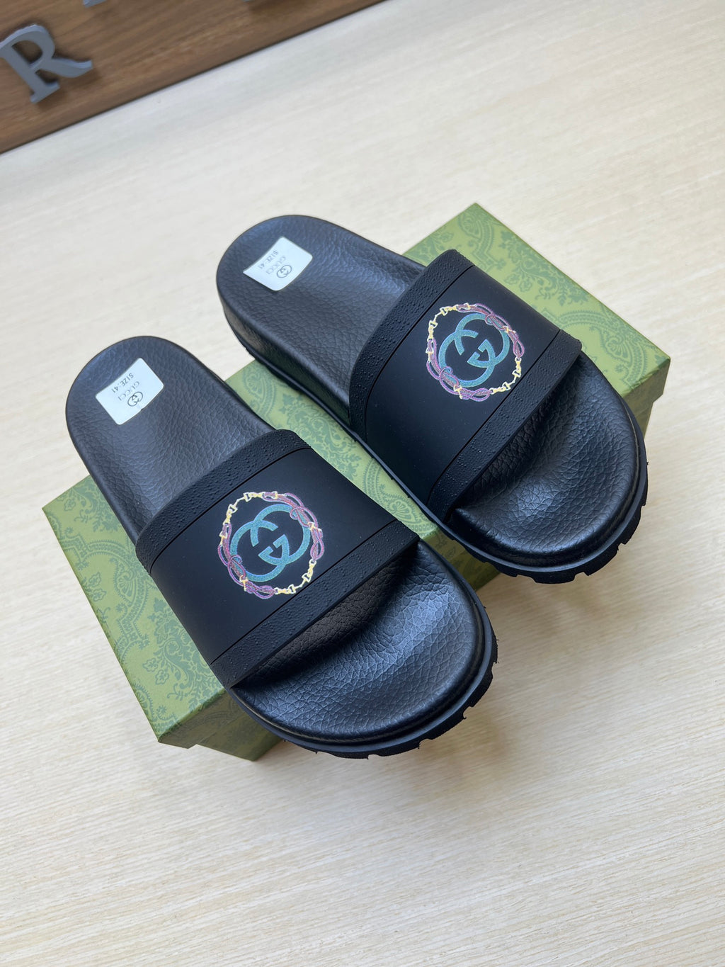 Z5R66B27 Popular Slippers