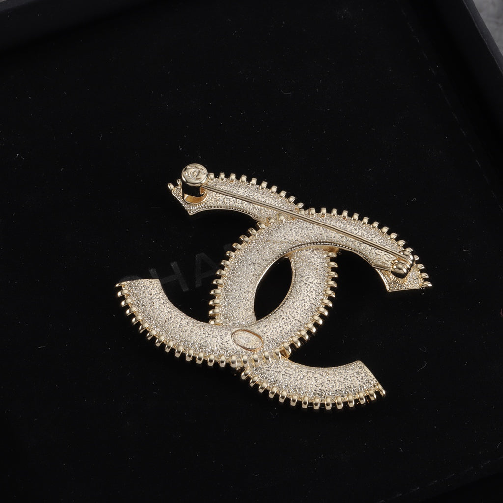 X14C781   Popular Brooch