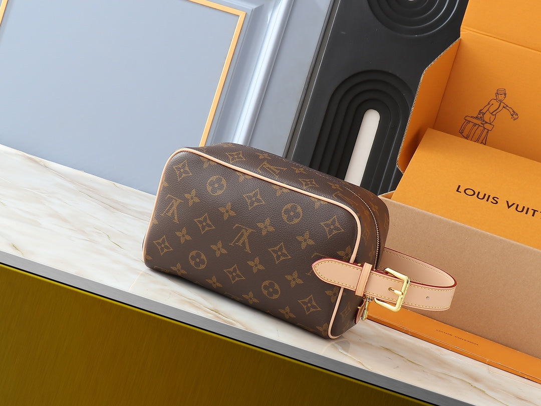 B1R15E69  Popular   leather bag