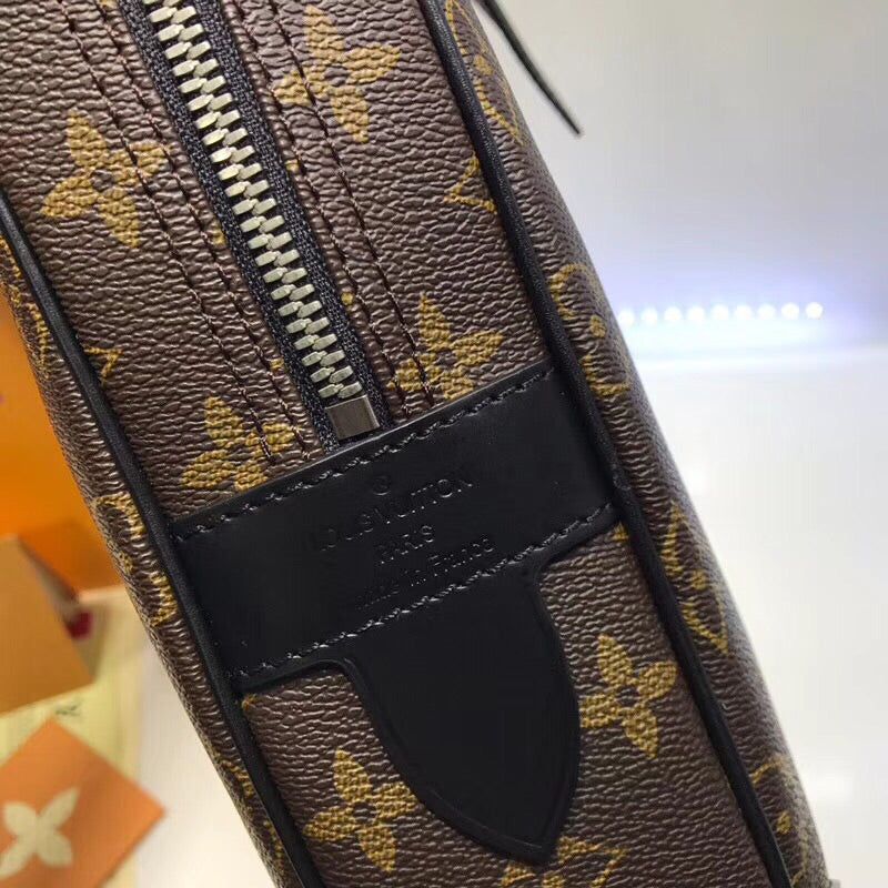 B1N67E14 Popular leather bag