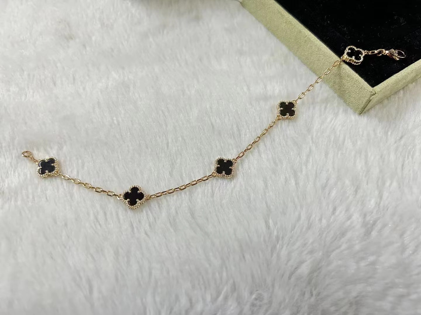 X5X94VA183K  Popular bracelets 6 flowers mini size 0.9cm flower