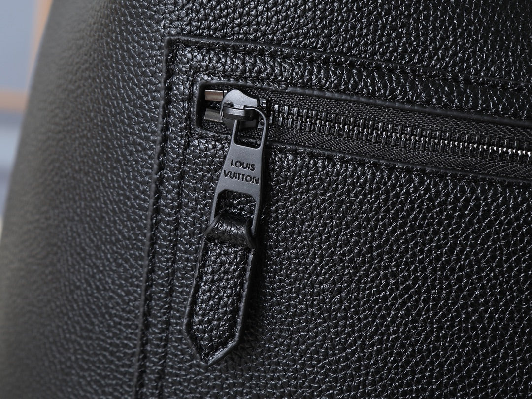 B1P46E42 Popular leather bag