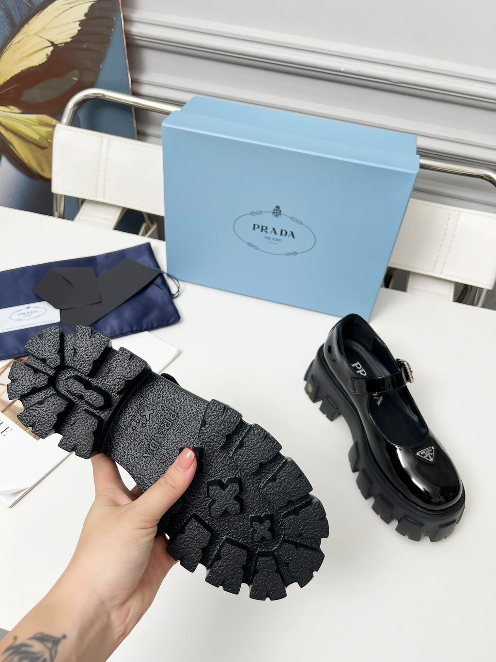 Z2Q95P143  Popular high-quality leather Shoes