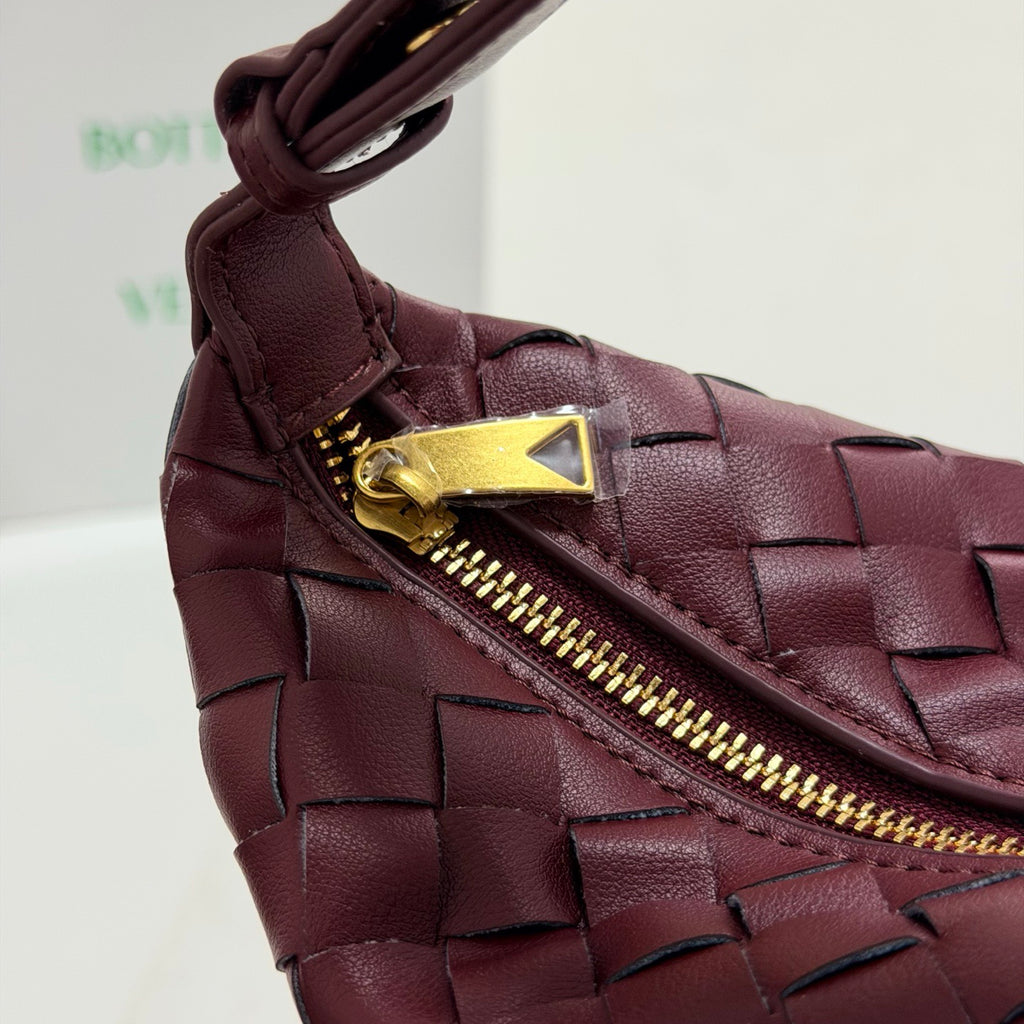 B1X76A11  Popular leather bag