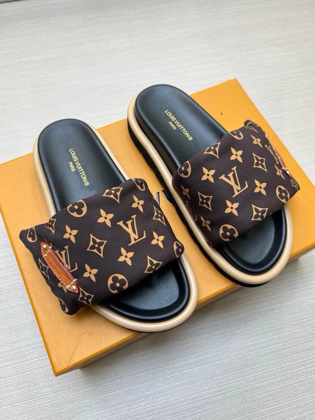Z5QE9 Popular Slippers