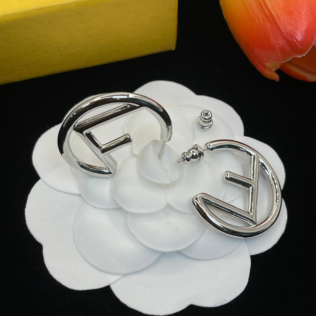 X1Z94F647E Popular  Earrings