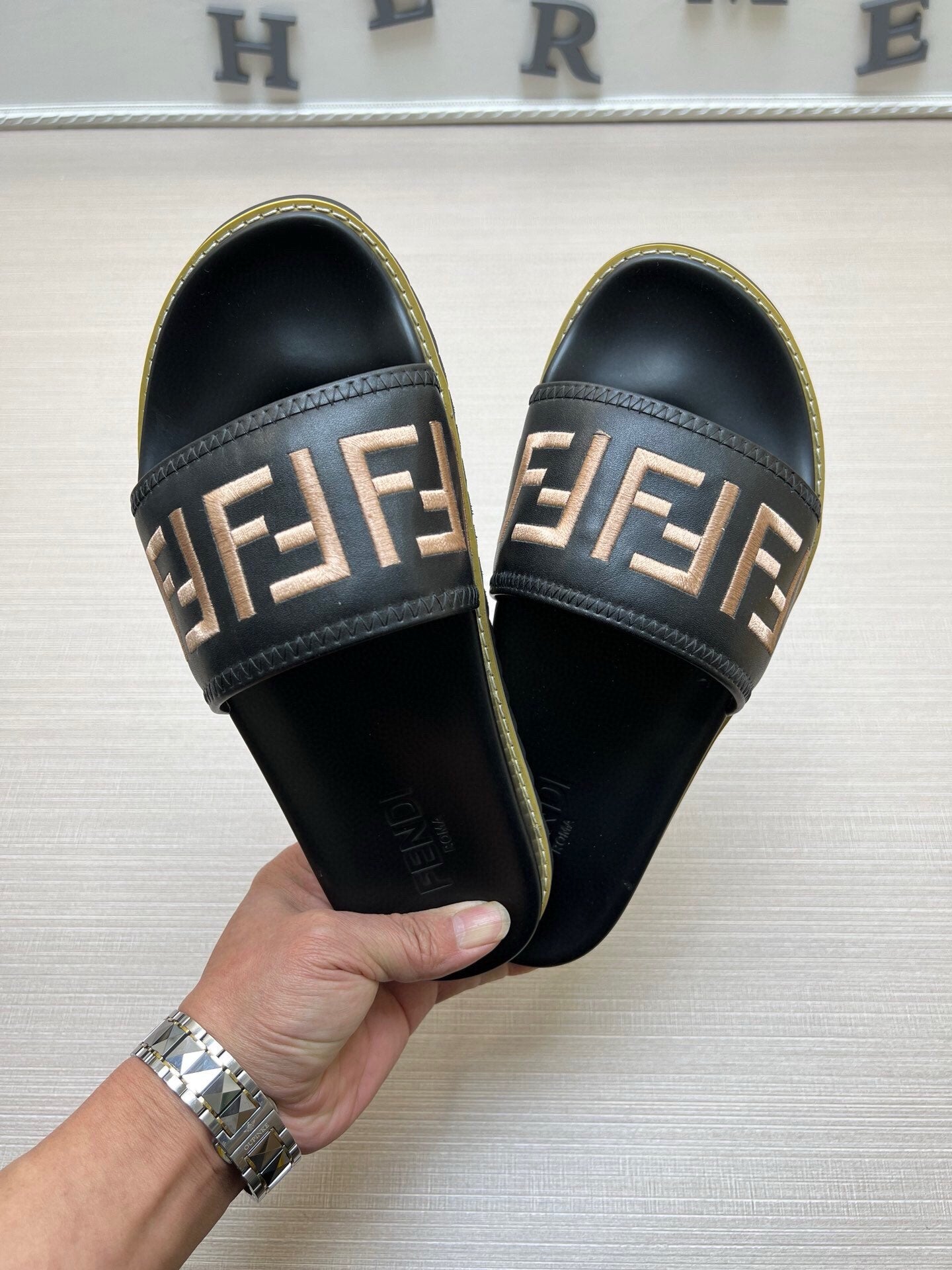 Z5ZF25 Popular slippers
