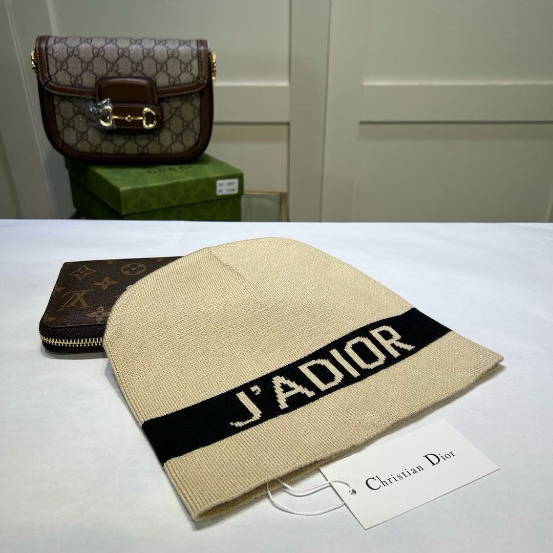 M1R86D100  Popular hats