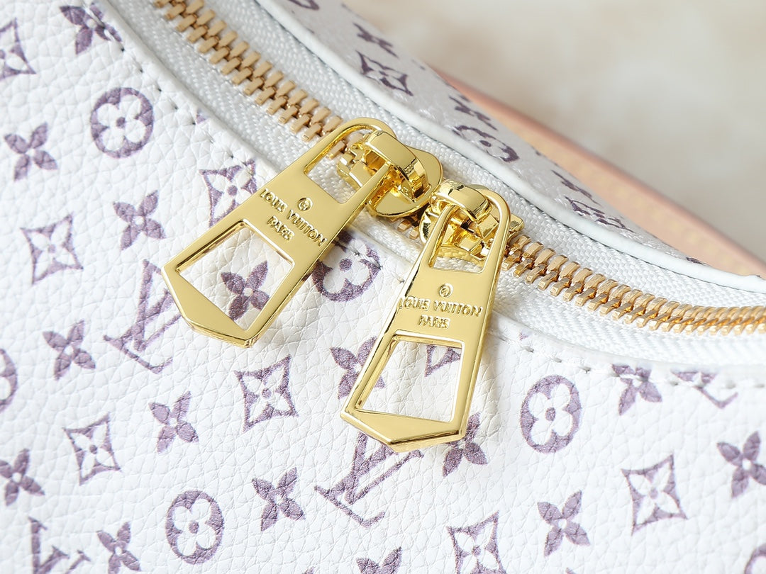 B1R76E49 Popular leather bag