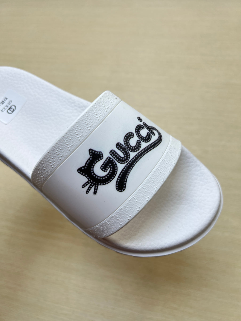 Z5R76B1 Popular Slippers