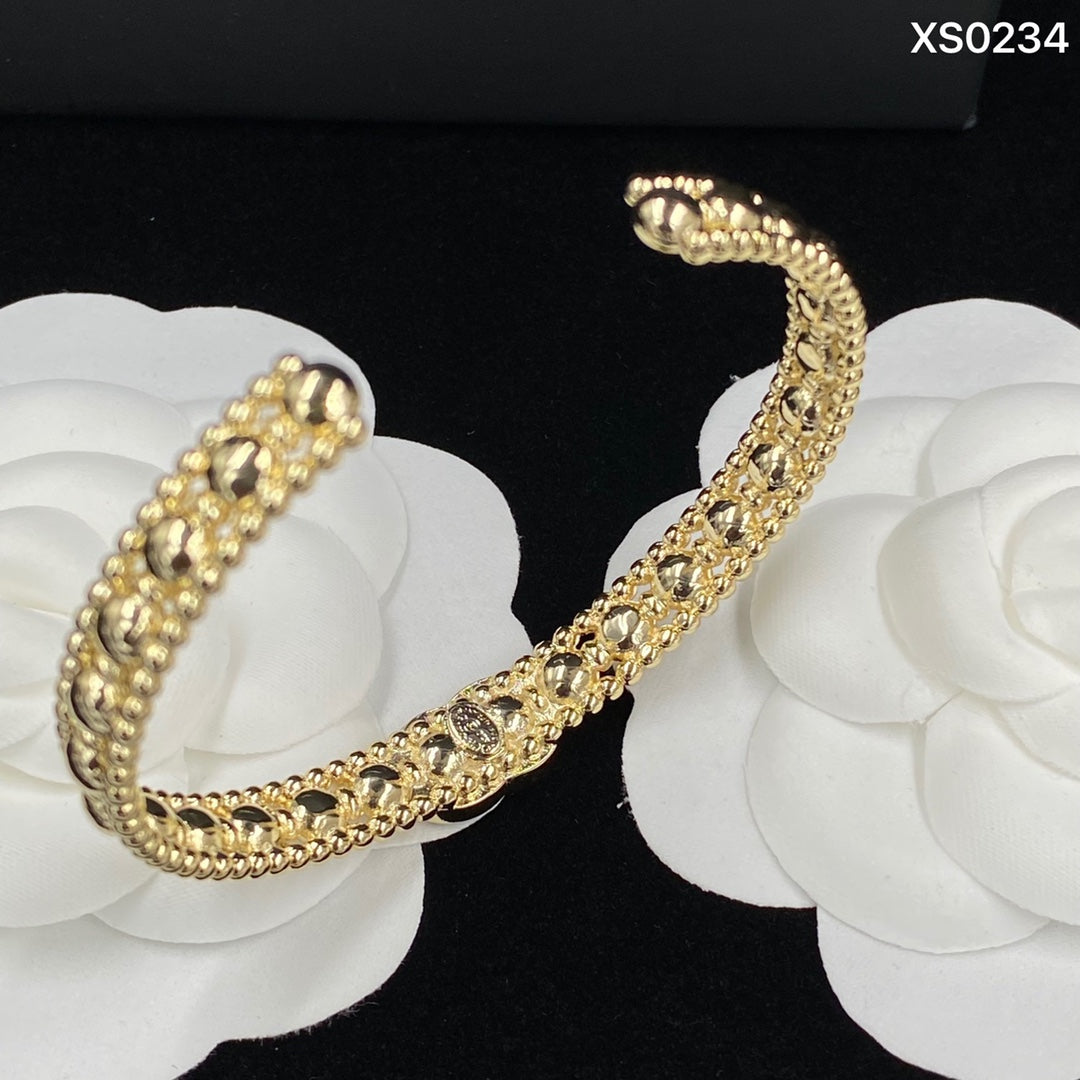 X1N83C198K  Popular bracelet